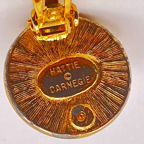 Vintage HATTIE CARNEGIE Faux Pearl Button Earrings Gold Tone Plated Clip On - Picture 7 of 7